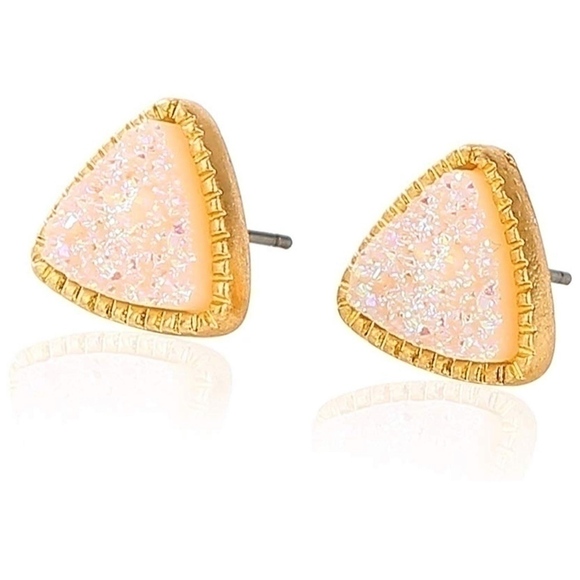 SALE💚 any 3 for $18 💚
 Druzy Stone Triangle Gold Studs - Picture 5 of 7